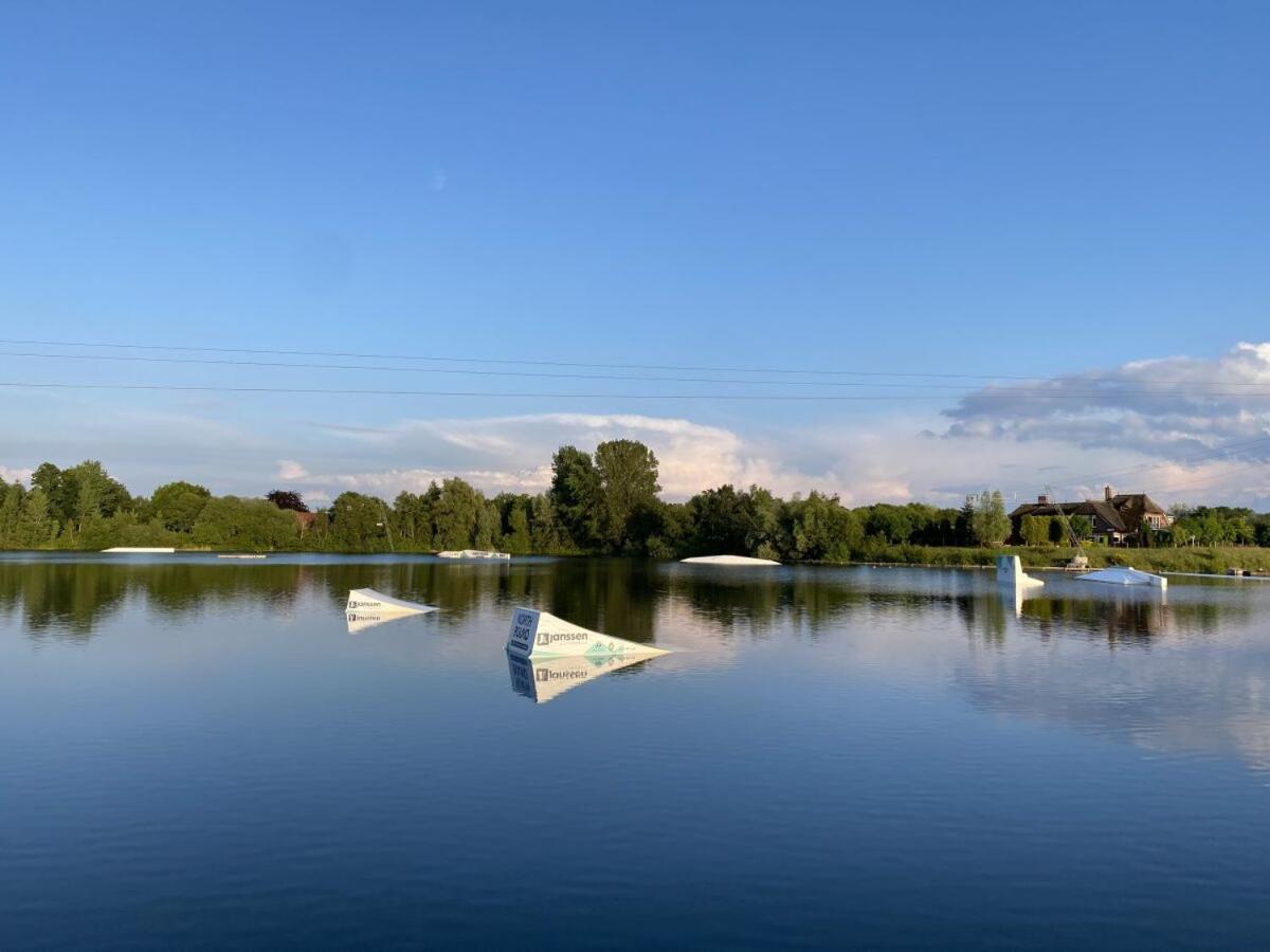 Ferienhaus Ella Am See Аурих Екстериор снимка