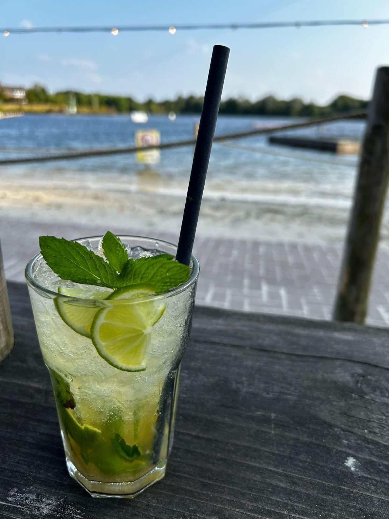 Ferienhaus Ella Am See Аурих Екстериор снимка